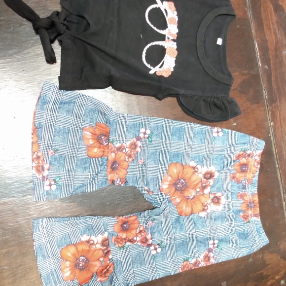 Toddler clothes and shark crocs - Picture 8 of 13